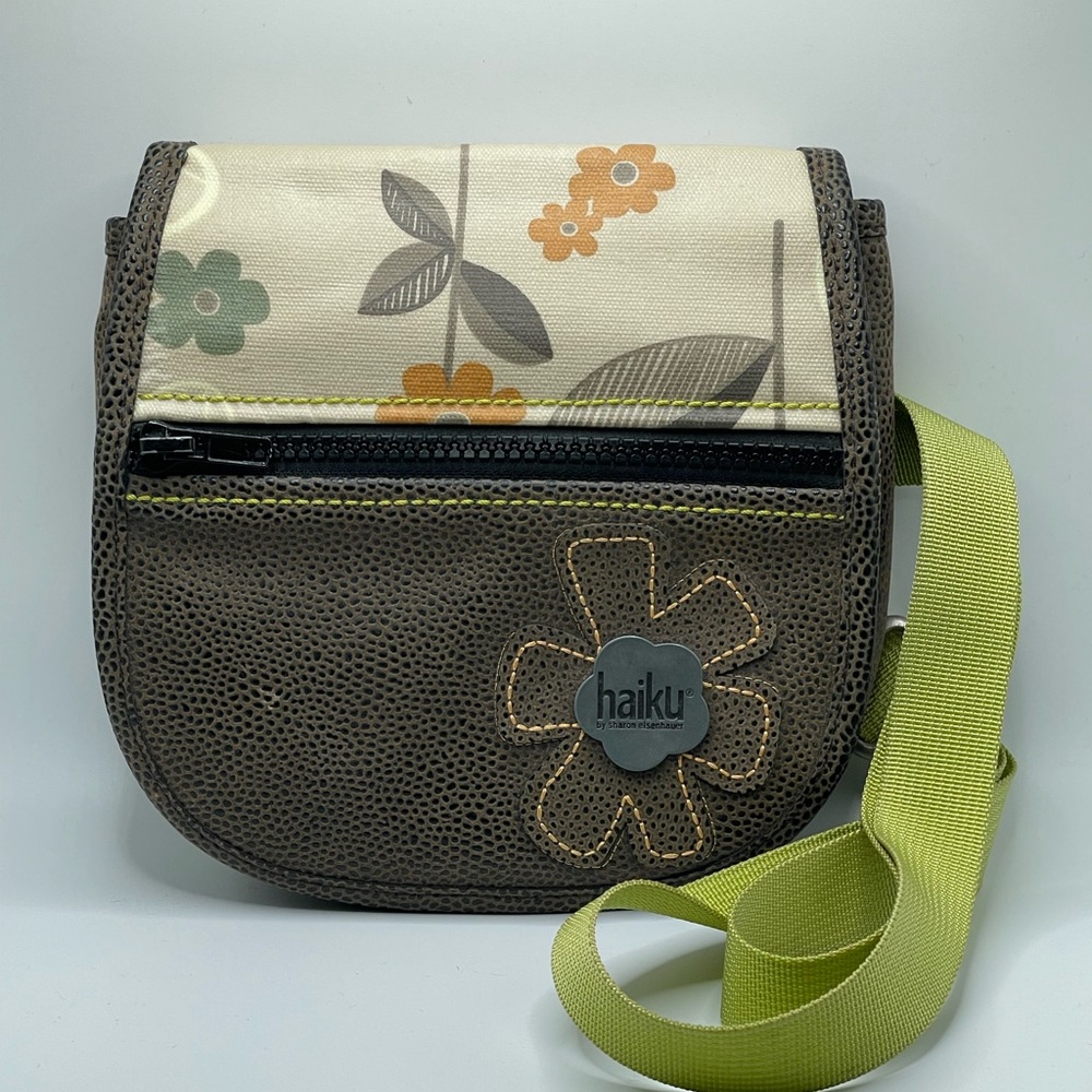 Haiku Small Crossbody
